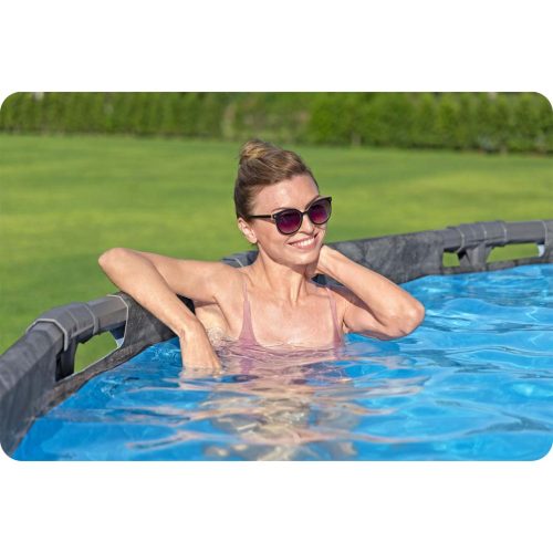 Keretes kerti medence 549 x 132 cm 11 az 1-ben Bestway 561KC