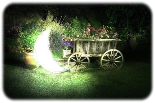 Lebegő felfújható medencelámpa Moon LED 135 x 89 x 43 cm INTEX 68693