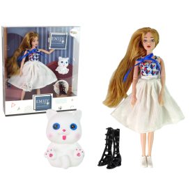 Baba baba macska hosszú barna hajjal.