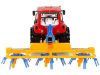 Piros traktor gereblye dörzshajtással