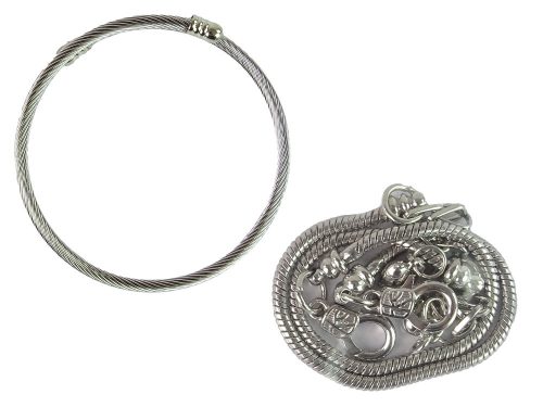 Karkötők, láncok és színes ékszergyöngyök készlete