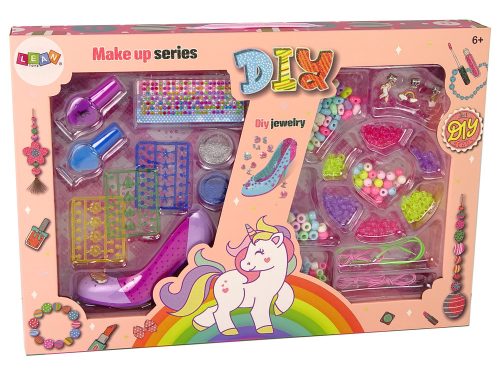 Színes köröm és ékszerkészlet