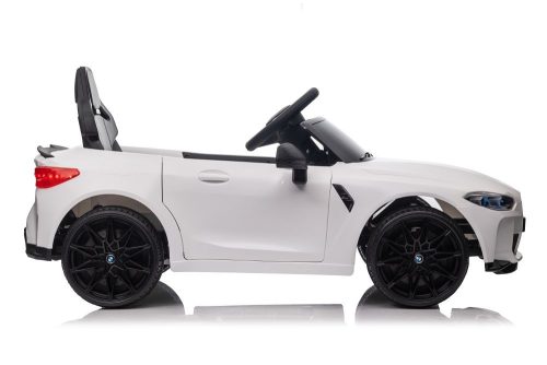 Elektromos autó BMW M4 fehér