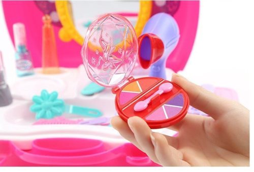 Kozmetikus fésülködőasztal tokban