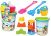 Homokos játékkészlet, vödör, daráló, öntözőkanna, színes formák