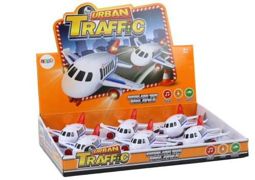 Utasszállító repülőgép fényei fehér hangokat vezetnek