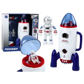 Űrrakéta nyitott űrhajósok űrjármű fények hangok