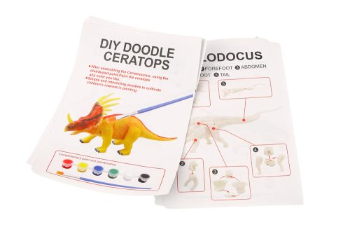 Tojás dinoszauruszokkal barkács ecsetek zöldre festéséhez