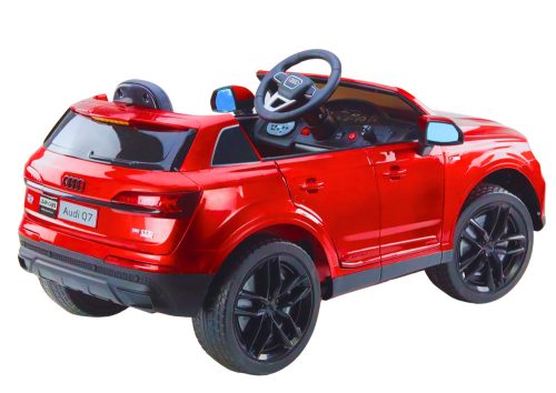 Audi Q7 pirosra festett akkumulátoros autó