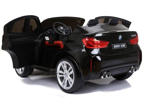 ÚJ BMW X6M fekete – elektromos jármű