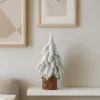 Dekoratív műfenyő hóval borított törzsön 30 x 10 cm