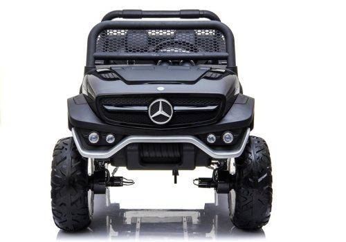 Mercedes Unimog elektromos autó, fekete színben
