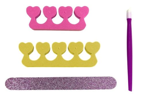 Kozmetikai táskák körömszárítóhoz, lakkok készlete