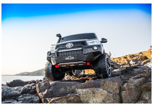 Electric Ride On Car Toyota Hilux Feketére festve