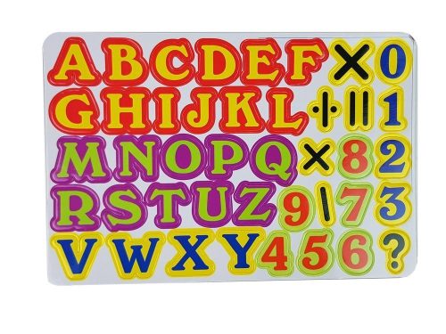 Oktatási asztal projektor székkel zsírkréták mágnesek betűk és számok